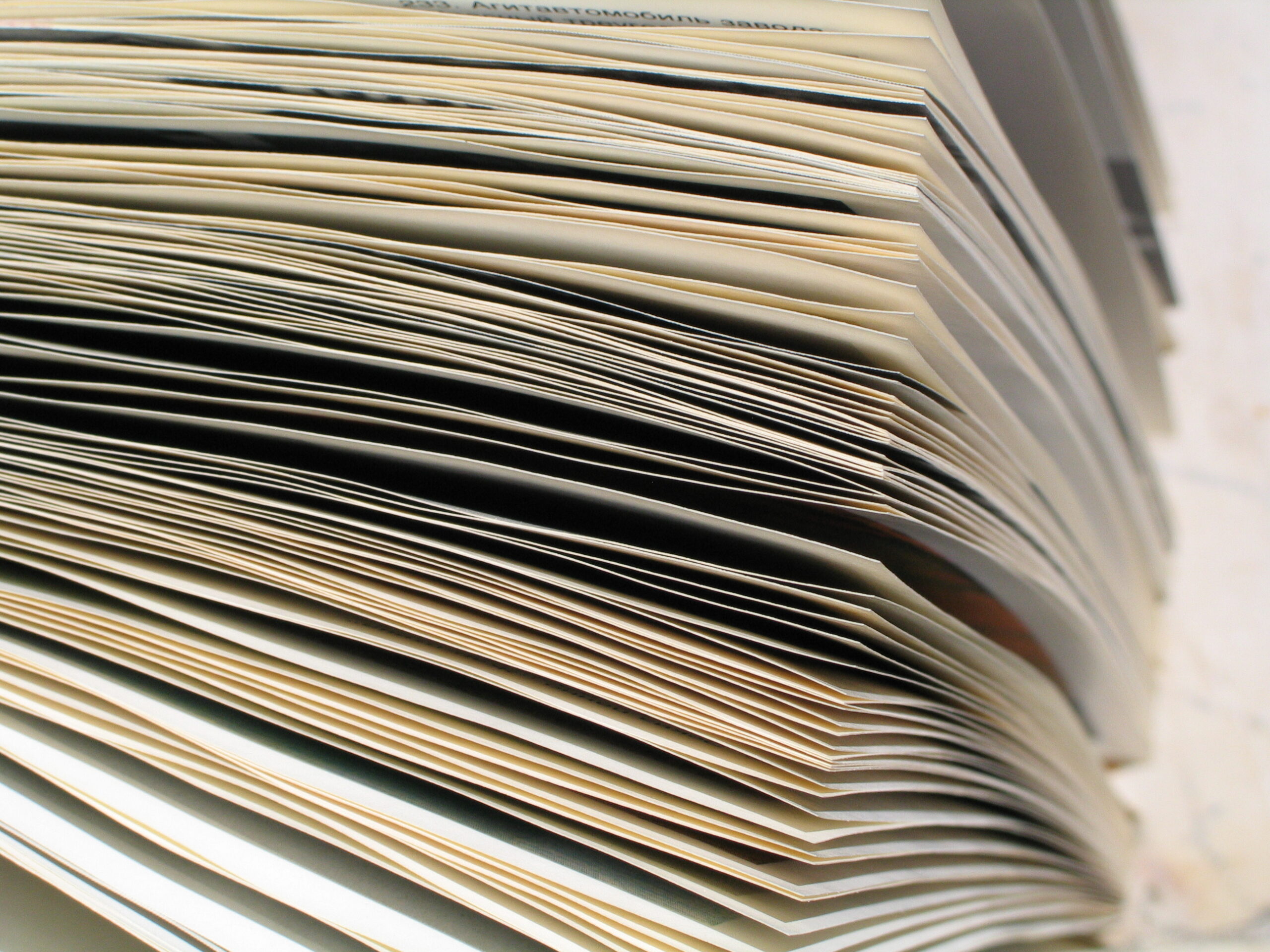 BookPages Feuilles d'un livre vue sur la tranche