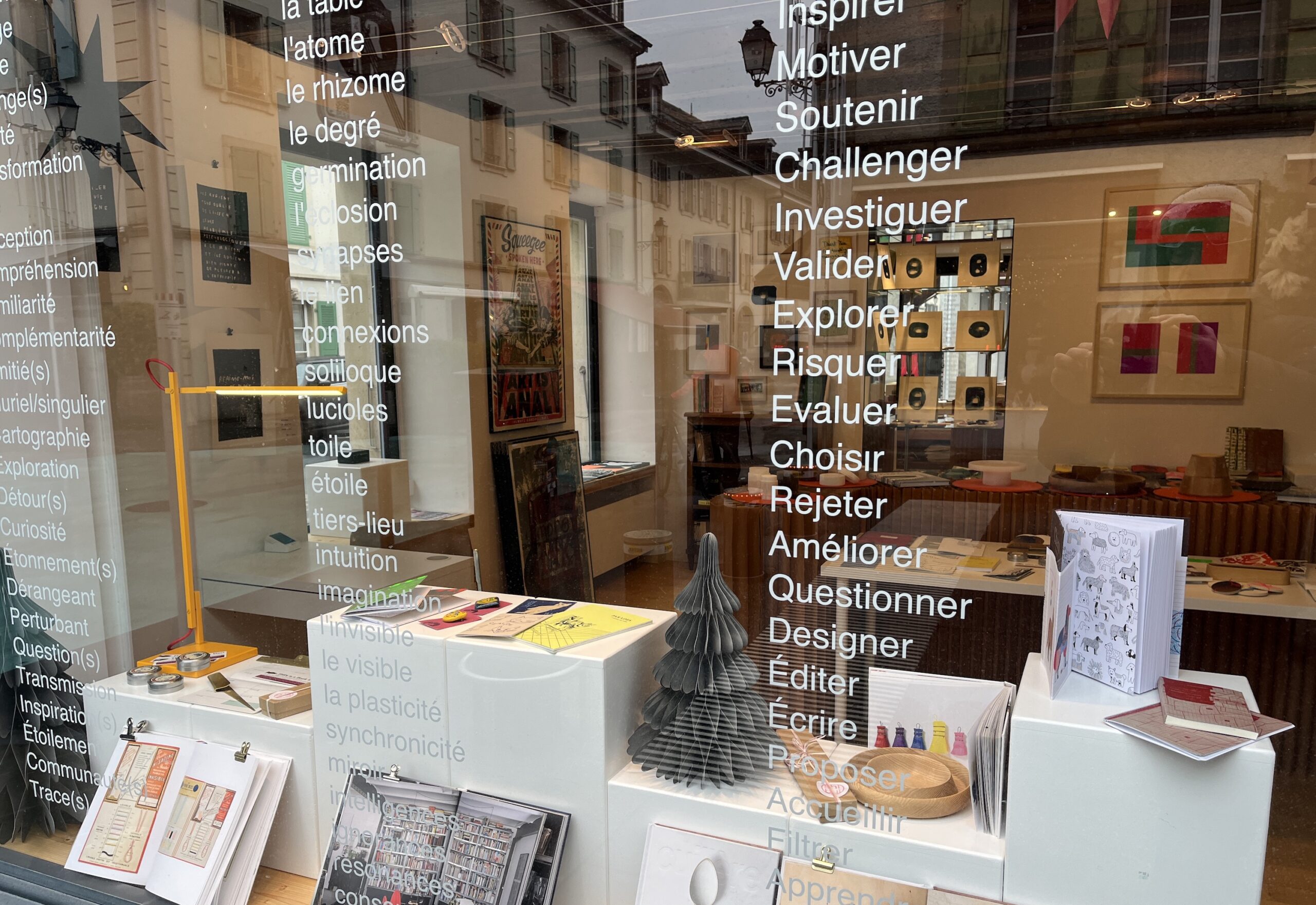 vitrine shop stratégies obliques décembre 2025